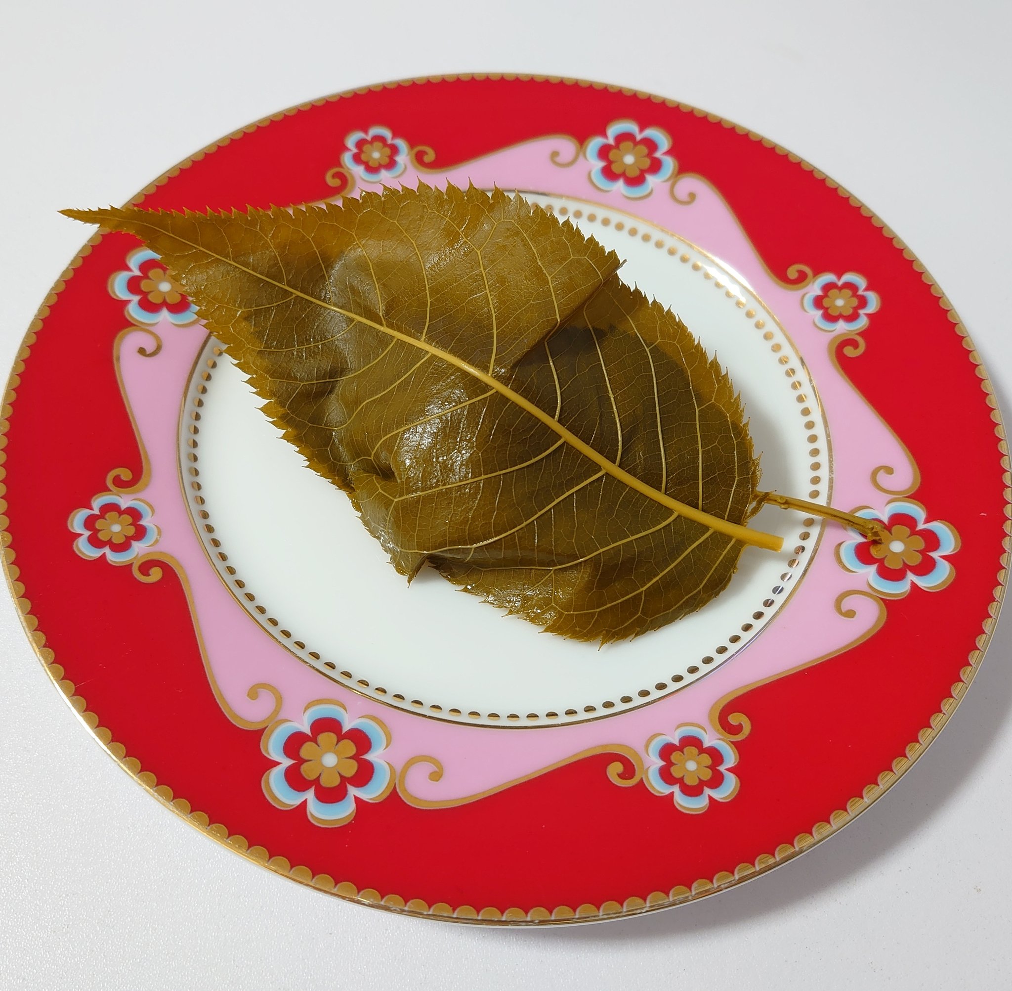 Latina This Is Not Wrapped With Two Leaves Mochi Is Small You Can Enjoy The Aroma Of Cherry Blossoms Abundantly 3 Wagashi 和菓子 あんこ大好き 桜餅 嵐山 鶴屋寿 京都 Vegan Kyoto