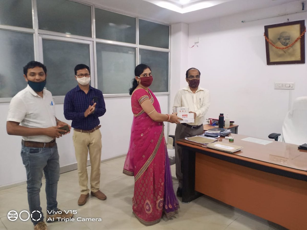 DM_Bhadrak's tweet photo. During the training program devices were handed over to selected SHG members by Collector, ADMs, PD, AGM NABARD, DSWO &amp; DPC.
@FdOdisha 
@NABARDOnline https://t.co/o0vRB9UML5