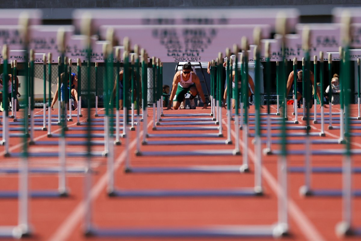 CalPolyTrack_XC's tweet photo. 📸 More 🔥 photos from @kylecalzia! 🐎 #RideHigh https://t.co/wvSsXt5RXe