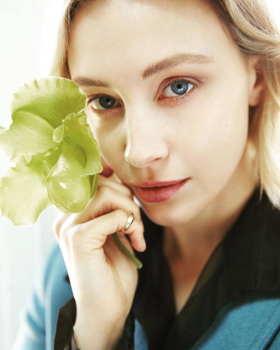Happy birthday to the stellar Sarah Gadon. 