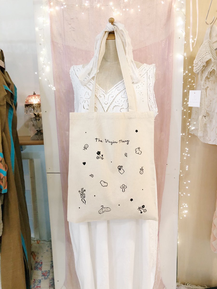 vvangrr's tweet photo. お知らせ💐the Virgin Mary @virgin_mary_web さんの11周年ノベルティのイラストをかきました。お店にいかれたら、是非ゲットしてください～😌詳細は���店のInstagramの投稿をご覧ください。 https://t.co/mNs1nnkUkL