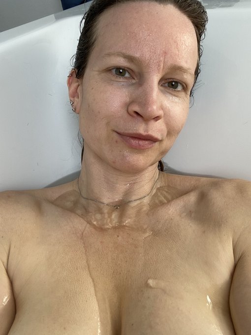 Mein #Badewannenvideo gibts nur exklusive bei #onlyfans. Nat&uuml;rlich #unzensiert und #kostenlos! @annikarose69<a href="/tag/badewannenvideo"class="tags">#Badewannenvideo</a><a href="/tag/kostenlos"class="tags"><span>#kostenlos</span></a><a href="/tag/unzensiert"class="tags"><span>#unzensiert</span></a><a href="/tag/onlyfans"class="tags"><span>#onlyfans</span></a>