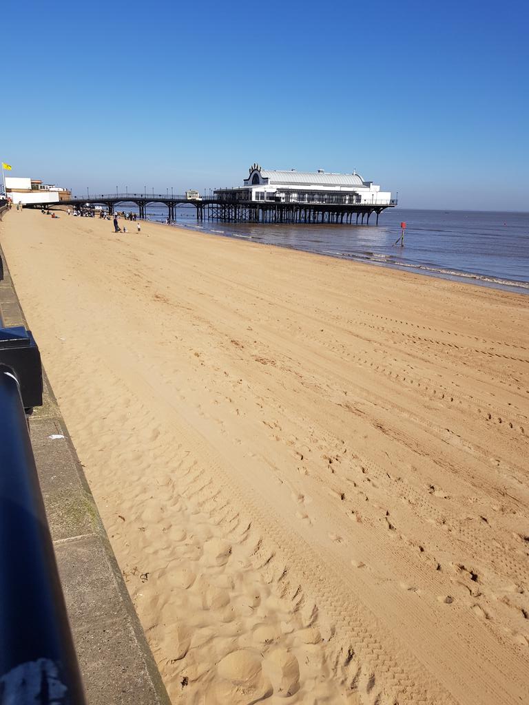 #footpatrol with @CInspPaulFrench in <a href="/HumberbeatNEL/">Humberside Police - North East Lincolnshire</a> today #OpArdle