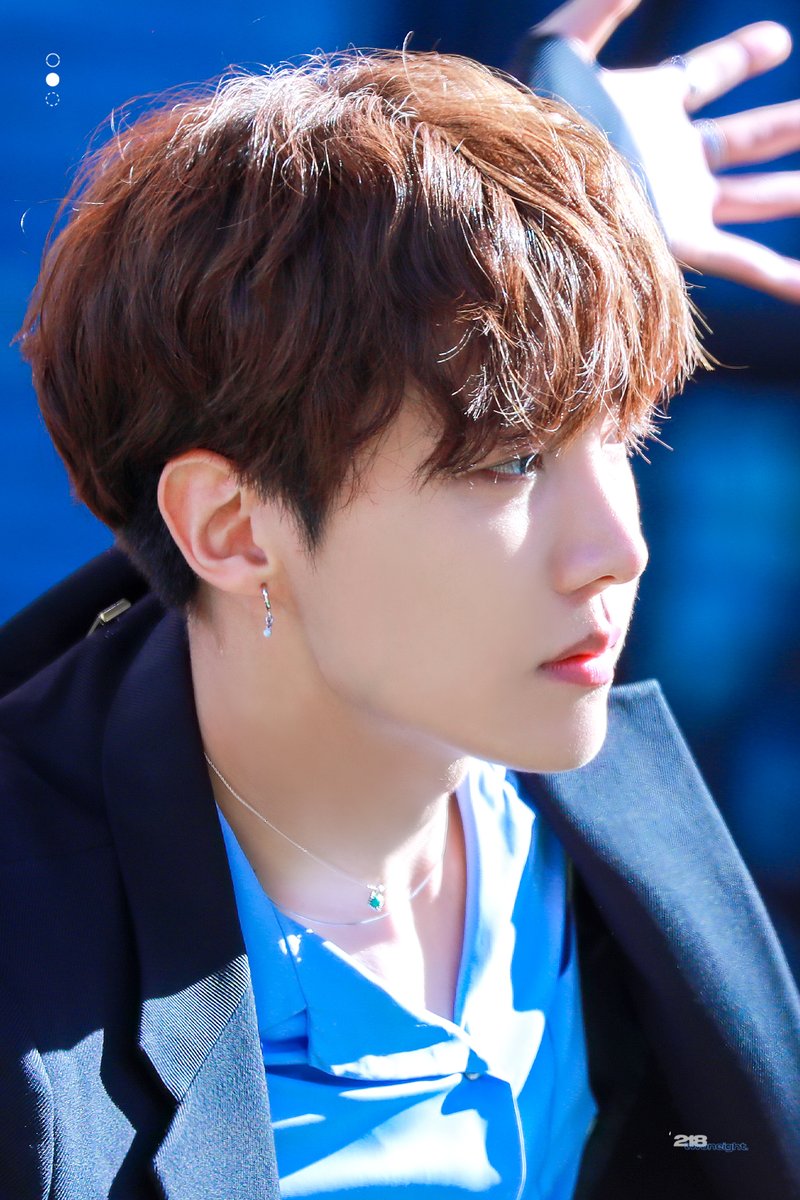 218_jhope's tweet photo. 190515 GMA 💙🐳🫐🦋
#제이홉 #호석 #ホソク
#jhope #BTS @BTS_twt https://t.co/blx3iPsWvv