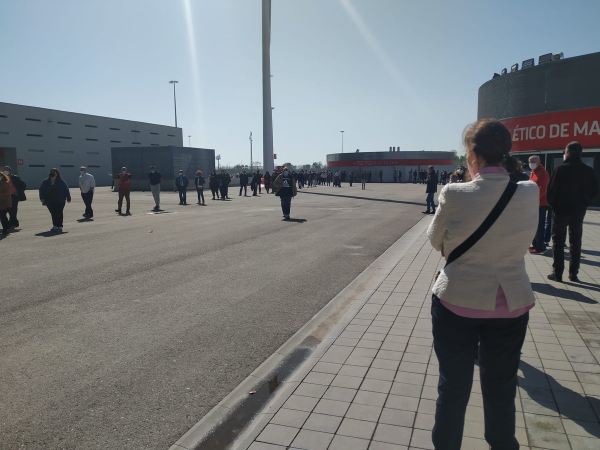 #wanda asi vacuna la <a href="/ComunidadMadrid/">Comunidad de Madrid</a> colas de horas. Gracias por otra gestion a la altura de lo que nos tiene acostumbrado <a href="/IdiazAyuso/">Isabel Díaz Ayuso</a> #AstraZeneca #madrid