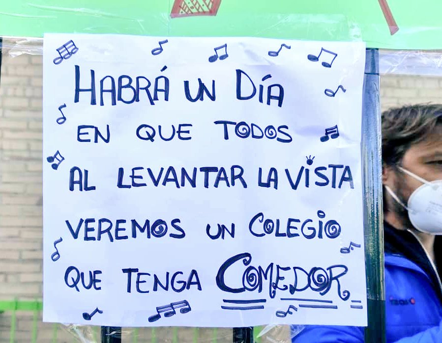 Ey! Pssst, pssst...!! Aquí seguimos luchando!! 💪 Mañana nuestros hijos vuelven al único colegio de <a href="/zaragoza_es/">AyuntamientoZaragoza</a> que no dispone de comedor ni madrugadores. Si el lunes pasado os pareció difícil conciliar pensad en eso el resto del curso!!😪 Pedimos ayuda al ayto de Zaragoza🙏🙏