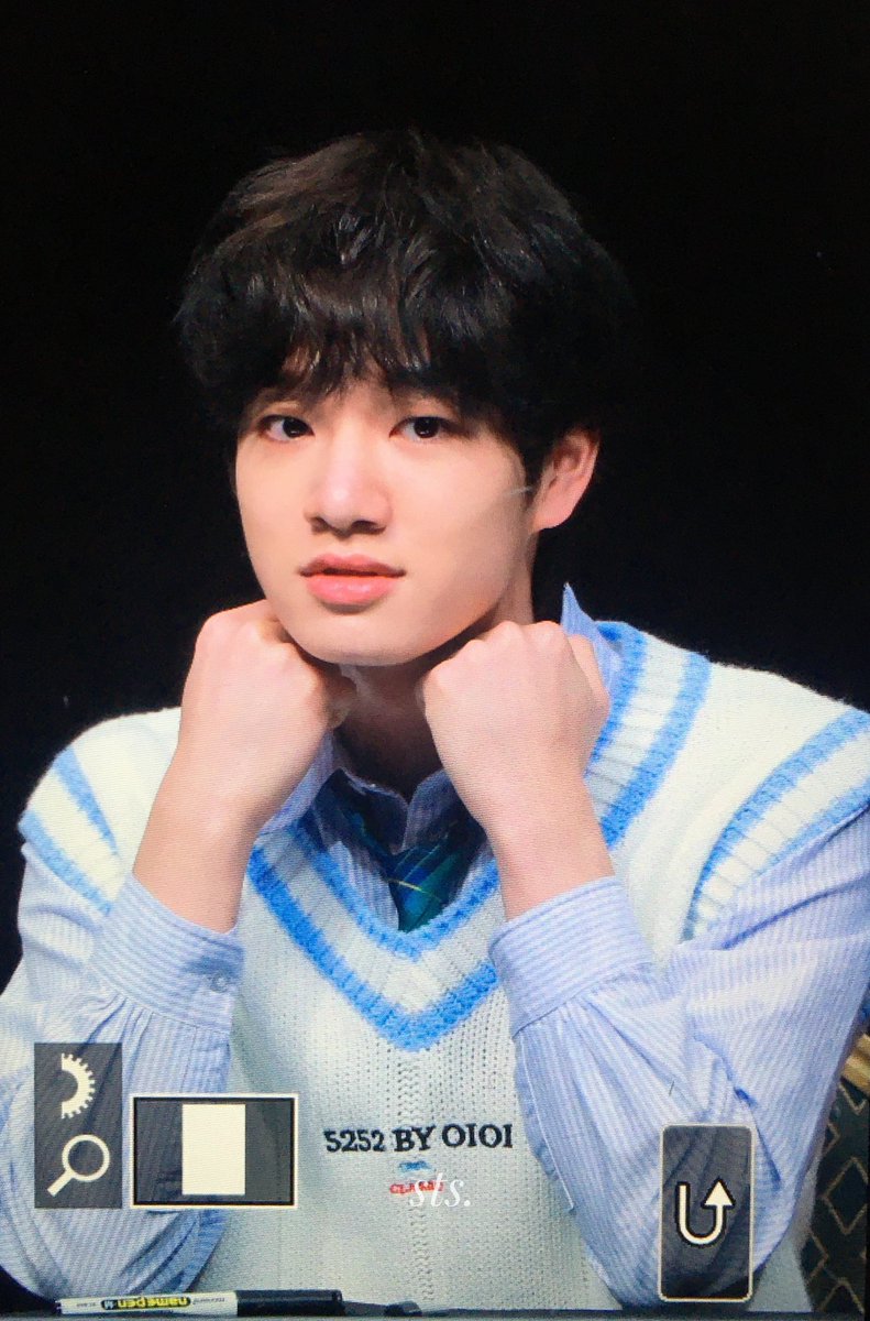 03HUIS's tweet photo. i never realized how much i missed fansign photos covid has taken so much from us https://t.co/p5gN1gvoyX