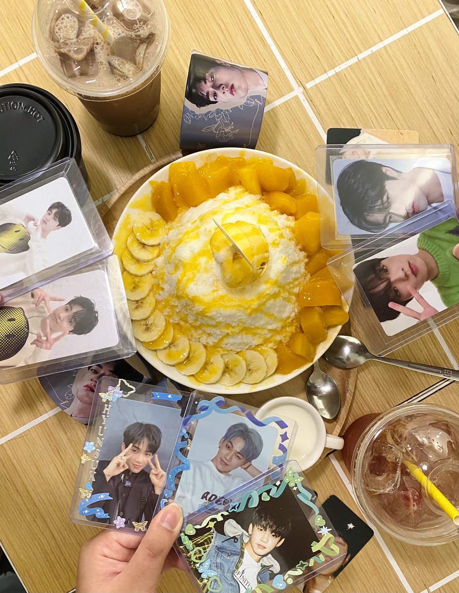 beautifulsukkk's tweet photo. 루토 생일 🎂🎈🥳💖 #SpringTimewithHaruto #HARUTO #하루토 #TREASURE #트레저 @treasuremembers
with my 애기들 @jaehyukdior @kynbfs 💗 https://t.co/GCBZWJdF9l