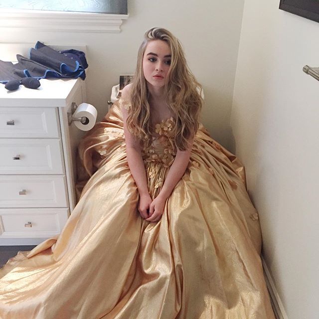singularaurelie's tweet photo. I guess that's her thing https://t.co/LGnFZWjVBY