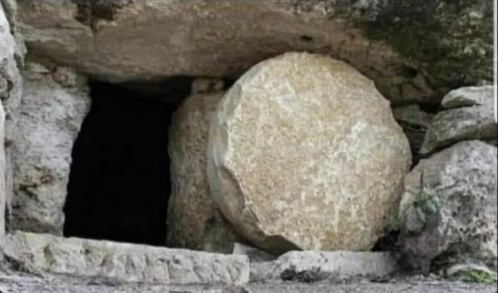 lightfootclan's tweet photo. It’s Sunday and the tomb is empty. Luke 24. Happy Easter! He is Risen!! https://t.co/8l0yrlwwTm