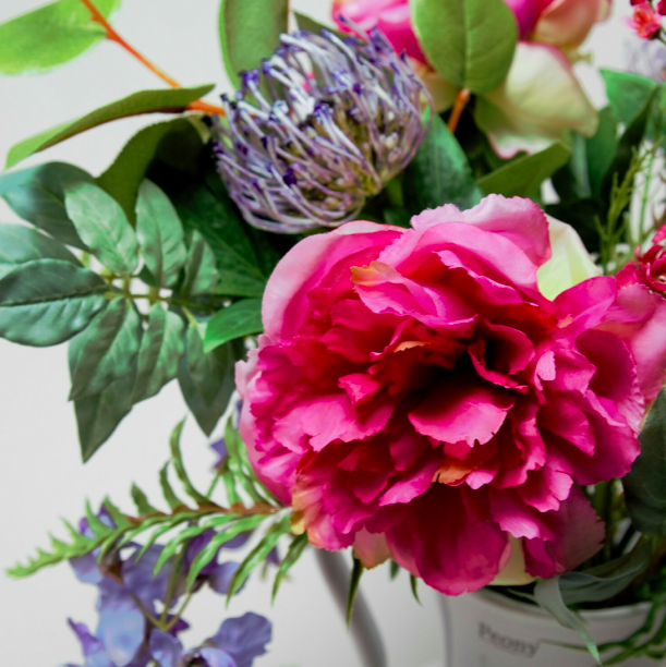 peonyjuliebates's tweet image. Not long until our breathtaking #whitewisteria starts to bloom, what a sight to behold! This Peony, Wisteria and Protea arrangement was inspired by the wisteria in our gardens and currently has 20% off until Easter Monday! #peonyfauxflower