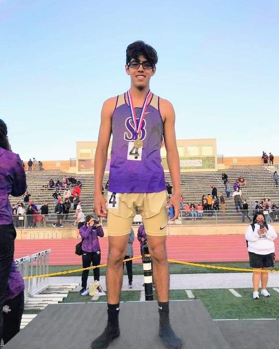 PGreyhoundsBaby's tweet photo. Congrats SB Track Team members making it to the Area Round at today's District Meet! District Champion Roy Gomez comes in 🥇1st in the Mile &amp; 2nd in the 2 Mile. Deandra Ybarra came in 4th in the 2 Mile, &amp; several others earned medals! Awesome Coaches Mojica &amp; Buddle. Courtesy pic https://t.co/pr3QTYJdyY