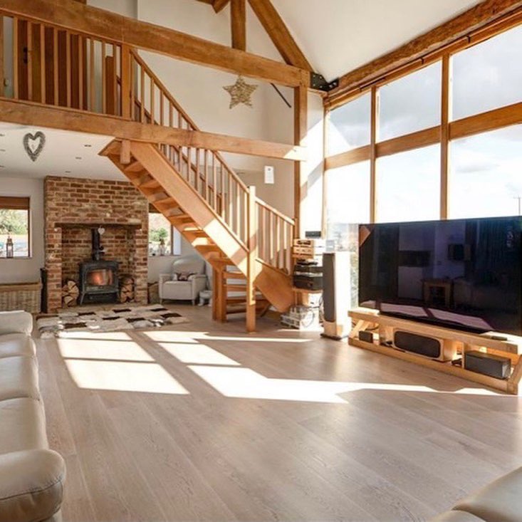 WigwamProperty's tweet photo. This gorgeous barn conversation is listed by our sponsors π@PerryBishop
Guide price : Β£715,000
#tewkesbury #barnconversion #gloucestershire #gloucestershiregems #gloucestershirelife #houseforsale #propertymarket #grade11listed #barnconversion #listedproperty #latestproperty https://t.co/5t0GVapTpr