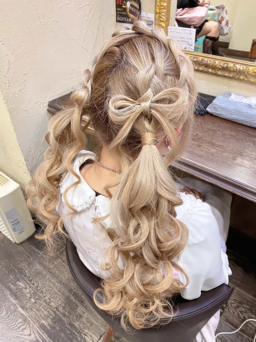 心斎橋 ミナミ セットサロンエース على تويتر 編み込みカチューシャ ツインテール リボンアレンジ 可愛いがいっぱい詰まった ヘアセットです 特別な日にいかがでしょう コンサートヘア ライブ ヘアメ 心斎橋 セットサロン 編み込みカチューシャ