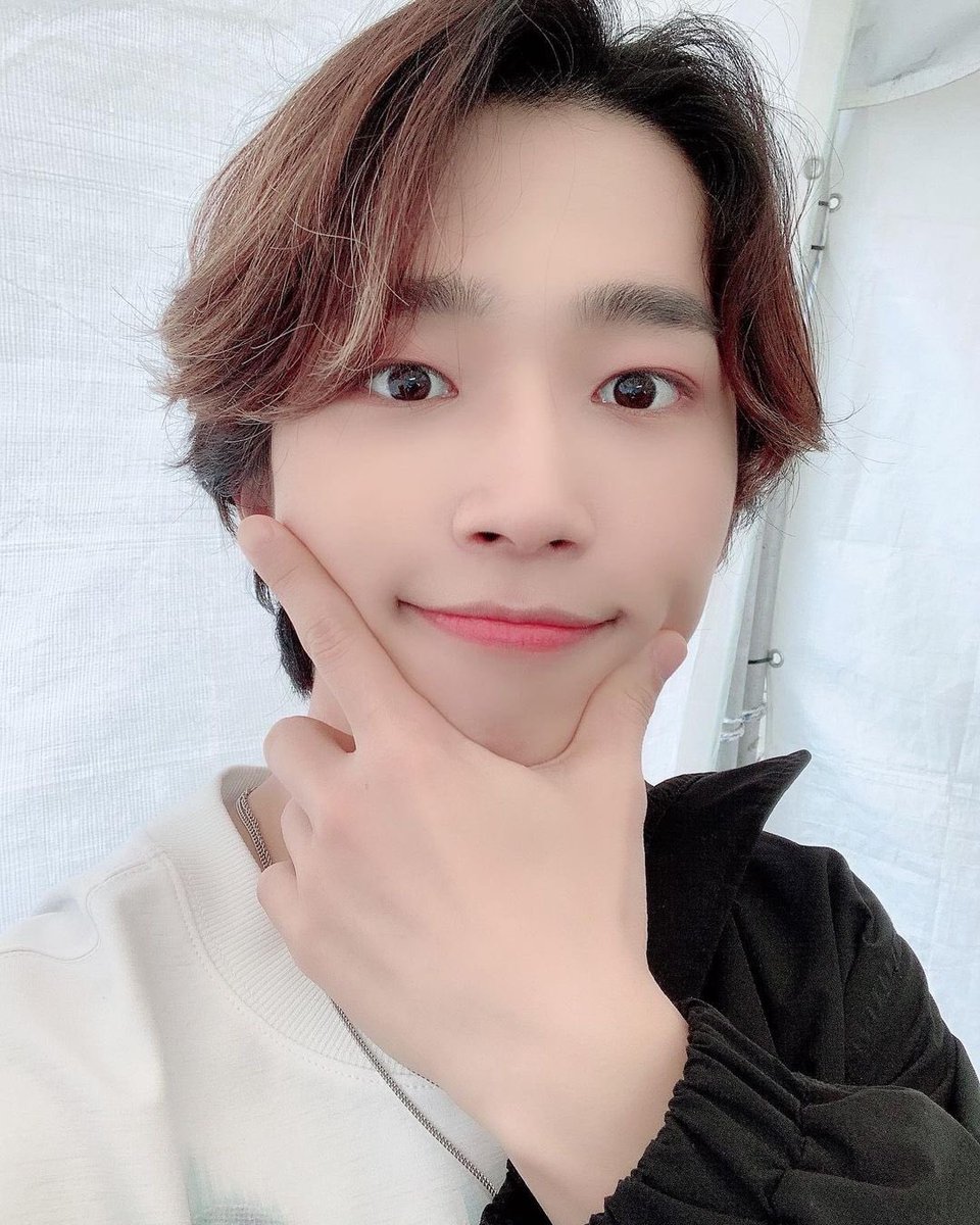 nflying_aze's tweet photo. [03.04.21] @ 9_6_meng22 IG Paylaşımı

" LoveSome'də uzun müddətdən sonra performans etdik
Çox xoş oldu🥰
İzləyən hər kəs sağlıqlı və gözəl bir həftəsonu keçirsin❣️
#SeoDongsung #LOVESOME #.Canlı #NFia #.XoşHəftəsonu #.SağlamQalın #.YağışdanEhtiyatlıOlun "

https://t.co/kYj26xx4GP https://t.co/J7usjmvQgt