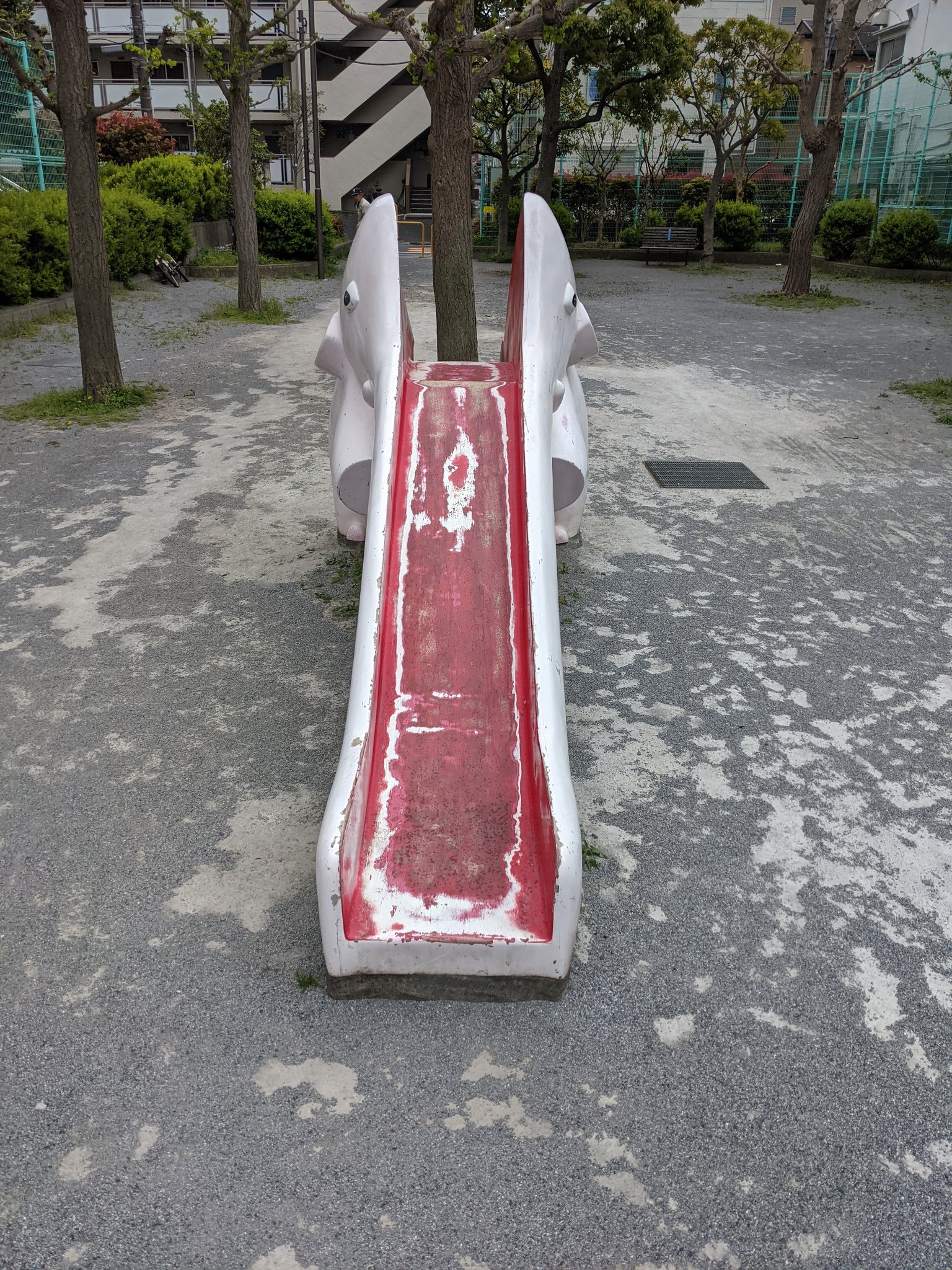 早く塗り替えてあげて 公園にあるぞうの滑り台が 話題の画像プラス 早く塗り替えてあげて 公園にあるぞうの滑り台が 話題の画像プラス