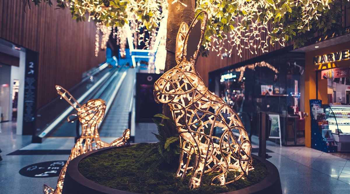 Happy Easter! As our festive lights shine also brightly during easter time, the team of MK Illumination would like to wish you and yours blessed and joyful Easter. 

#happyeaster #easter #festivelighting #mkillumination