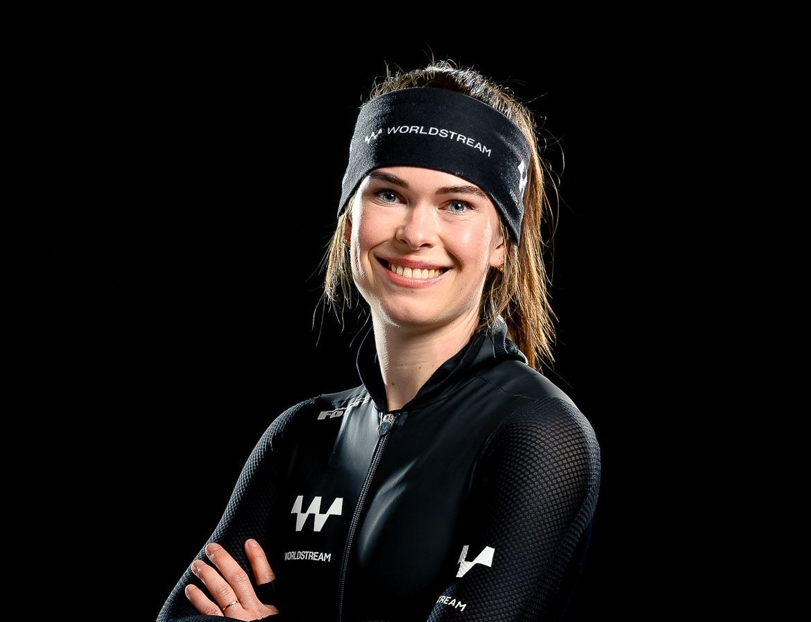 💬 Dione Voskamp verdedigt komend seizoen de zwarte kleuren van Team Worldstream. 'Dit stond altijd al op mijn bucketlist'

>> schaatsen.nl/nieuws/2021/ap…