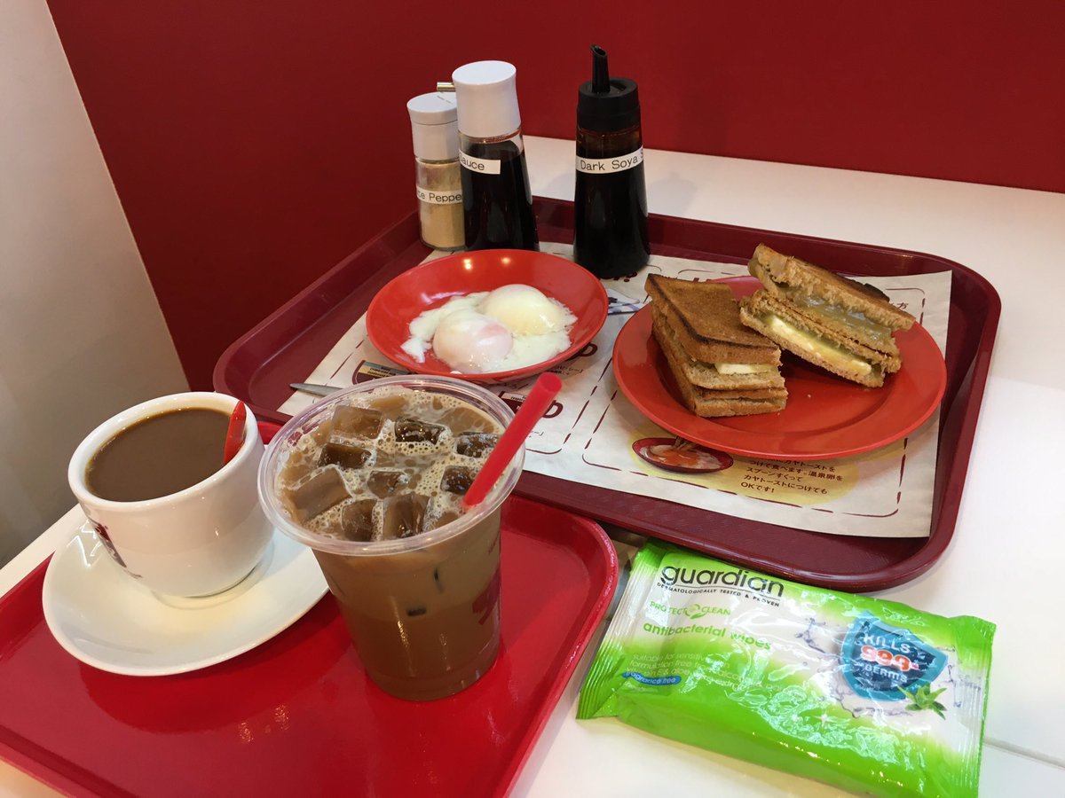 nasukaX's tweet photo. 🇯🇵久々の日本外食
・Ya Kun Kaya Toast(霞ヶ関)①
オープン2日後のヤクンが貸切状態だったので現地にて堪能。コピは溢れてないし、カヤトーストは端まで丁寧に具が塗られてる〜！このレンゲすら懐かしくて、シンガポールに戻ったような時間を過ごせた☕️ まだ現役のガーディアン除菌ティッシュと共にw https://t.co/SOkHWKjbyP