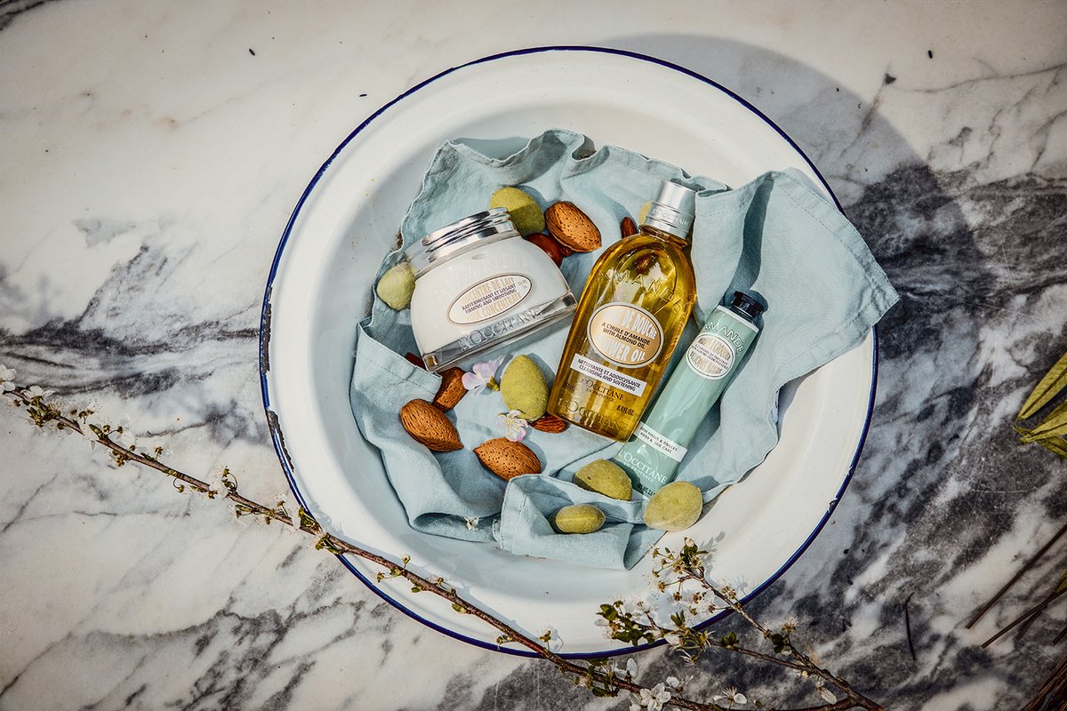 ¿Nuestro #planparahoy? 💚 Nutrir, #hidratar, #suavizar y sobre todo... ¡mimar nuestra piel con nuestra deliciosa gama de #Almendra!💐  Cuidado: ¡Su #golosoaroma puede crear adicción! 😍 #Ñam! 😋