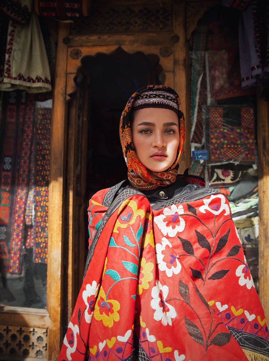 Fatimah Hossaini Ar Twitter Pearl In The Oyster Photo Series With The Stories Of Beauty Femininity Culture And Hope Chicken Street Kabul Afghanistan With The Beauties Of Green Almond