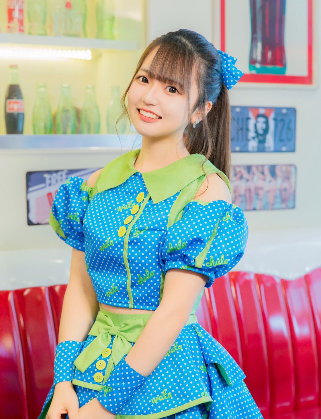 chuLa 渡辺あやの(わたげ)サイン入り等身大タペストリー chuLa 渡辺あやの(わたげ)サイン入り等身大タペストリー