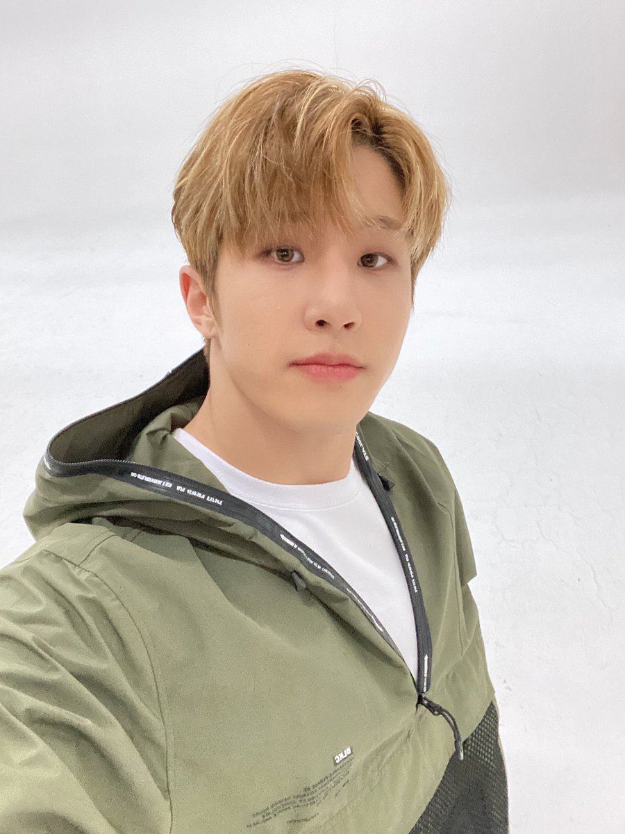offclASTRO_6's tweet photo. [TRANS] 210403 @offclASTRO Twitter Update - JinJin :
Everyone!! Is it time to sleep!!hehe If we wait one more day, our album will be released!!hehe You will listen to the album a lot, right??
#ASTRO #2ndFullAlbum #All_Yours #LookForwardToIt

#아스트로 #아로하 #진진 #JinJin #AROHA https://t.co/BzE4MpHI4Z