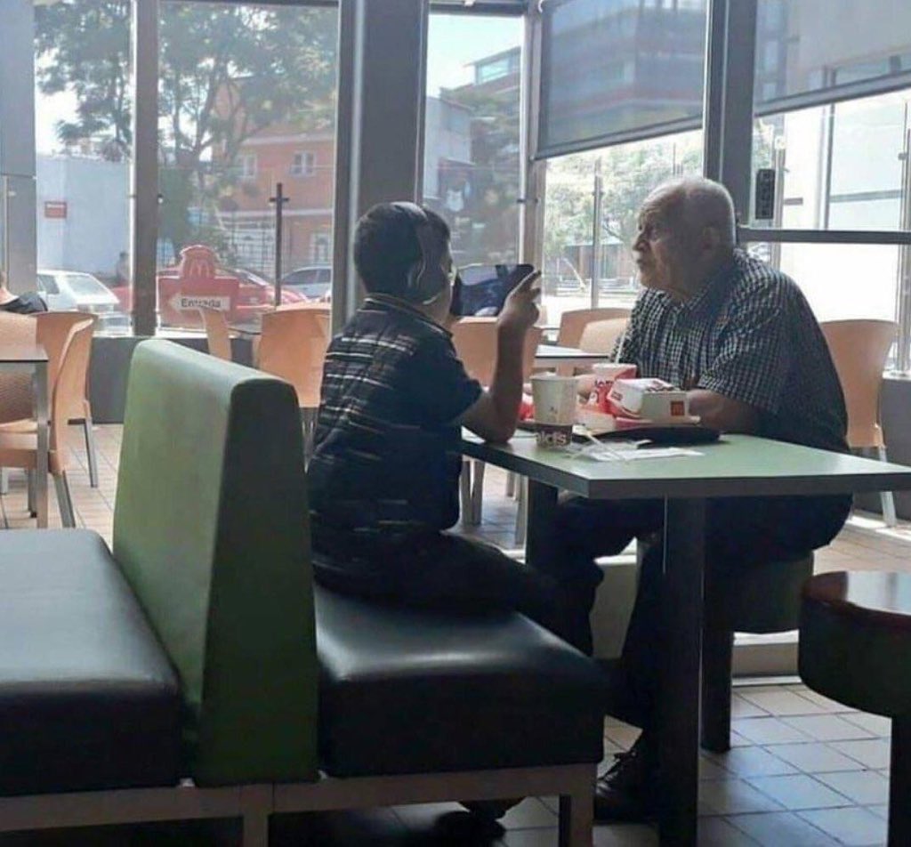 bu fotoğrafı her gördüğümde çok üzülüyorum