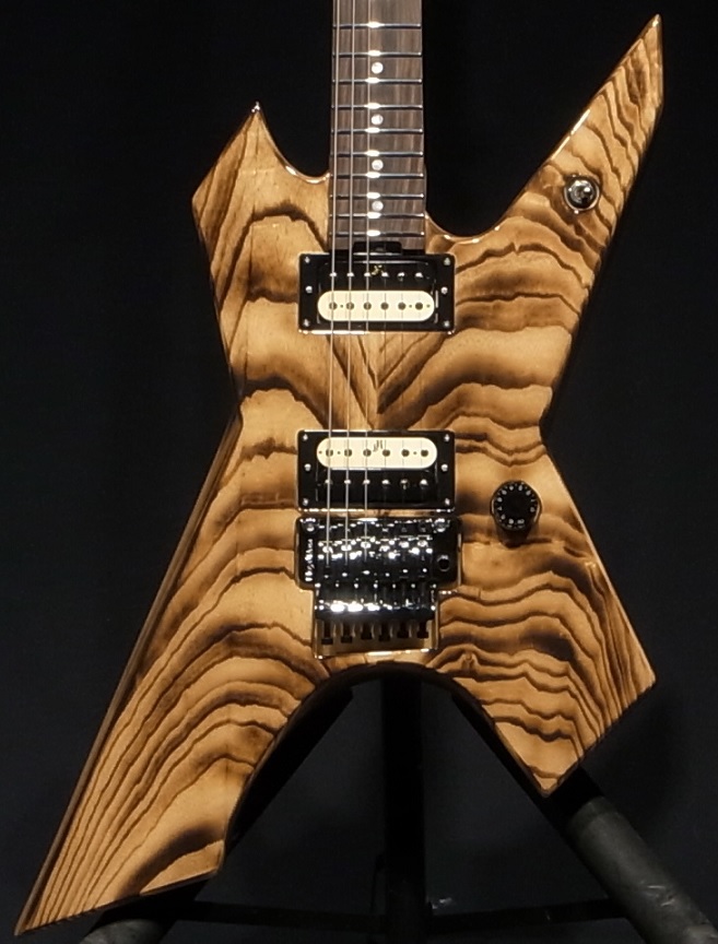 AikyokuOfficial's tweet image. 【アピタ長久手店★人気モデル入荷！】

■Killer KG-Exploder Prison Burner

変形シェイプに関わらず高いプレイアビリティー、エッジの効いたサウンド、そして圧倒的な存在感のルックス。
店頭&amp;amp;デジマートにてチェックお願いします。
⇒digimart.net/cat01/shop5062…

ぜひ！

#killerguitars #Exploder