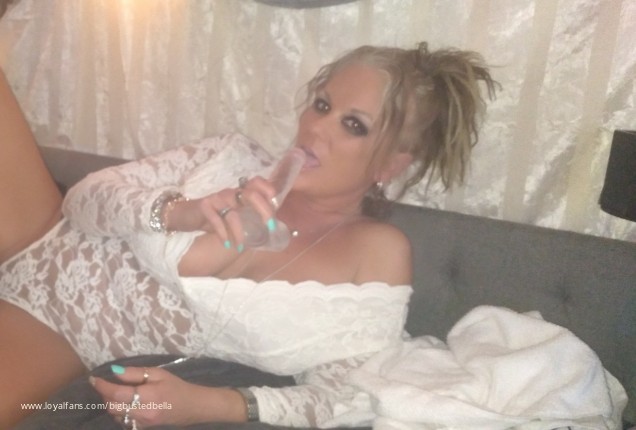 I just posted one new photo on #realloyalfans. Take a look here: https://t.co/A6sueJBork https://t.c<a href="/tag/realloyalfans"class="tags">#realloyalfans</a>