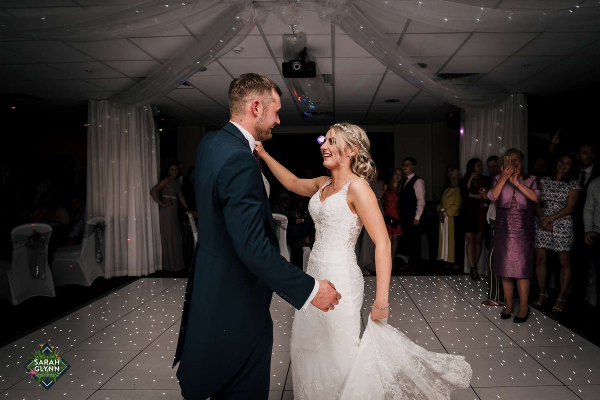 differentlights's tweet image. What's your first dance song? 🎶👰‍🤵‍

functioncentral.co.uk/band/the-diffe…