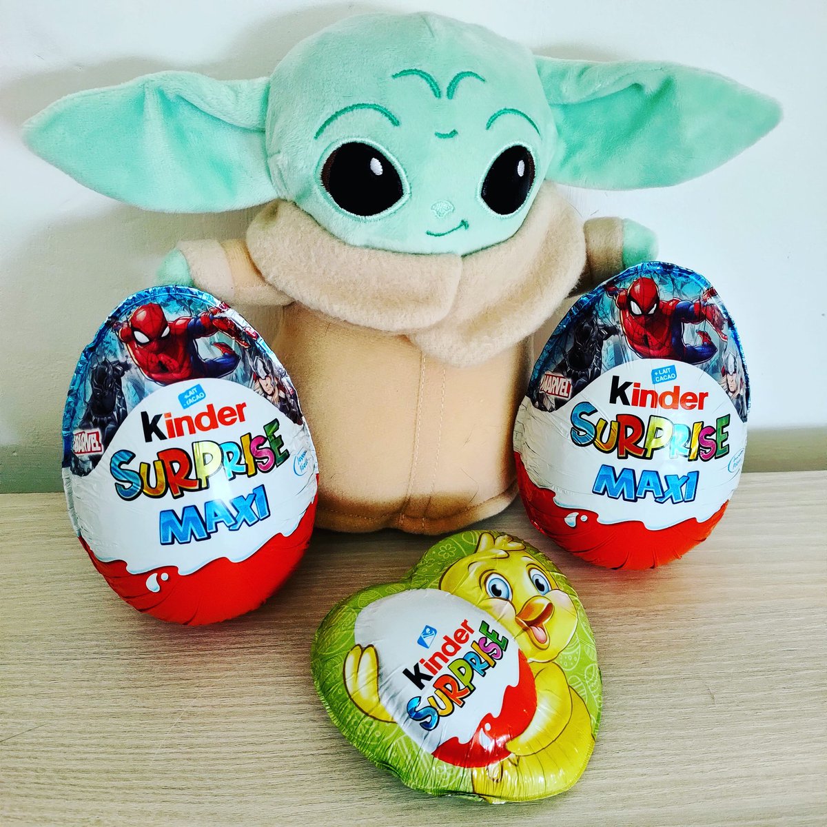 caroange's tweet photo. Grogu est heureux de ces oeufs de pâques 😁💓 .

J'espère que vous aussi , et pas trop de chocolat ou pas hihi 😁 

Joyeuse Pâques les amis 😘 🐣🍫 !! 

#pâques #grogu #bebeyoda #oeufdepaques #chocolat #geek #gameusefr #gamergirls #games #gameuse #geekeries #jeuxvideo #starwars https://t.co/1ySBTswp5f
