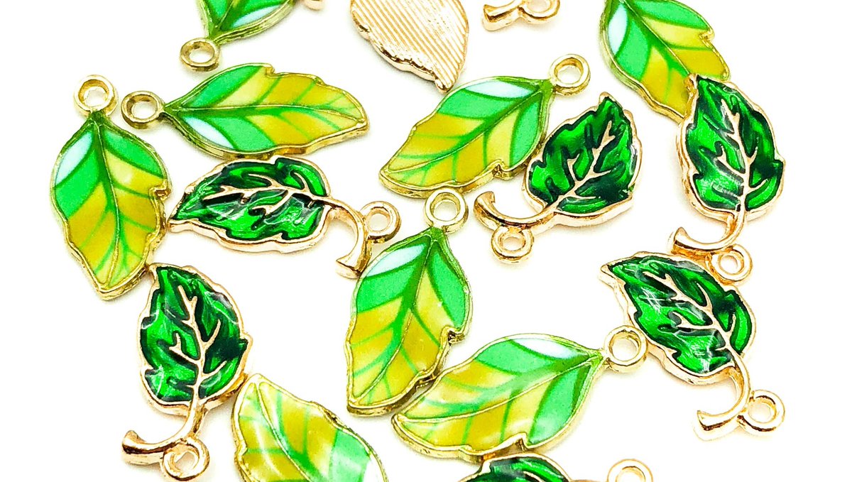 kiki_squirrel's tweet photo. Spring has sprung at last! @kiki_squirrel
#leaf #leaves #greenleaf #leafcharm #leafcharms #enamel #enamelcharm #enamelcharms #charms #charmshop #ukcharms #jewellerysupplies #craftshop #ukbusiness #greenleaves #spring #stripedleaf #enamelleaf #springcrafting #springcraft https://t.co/GG7xr12K8v