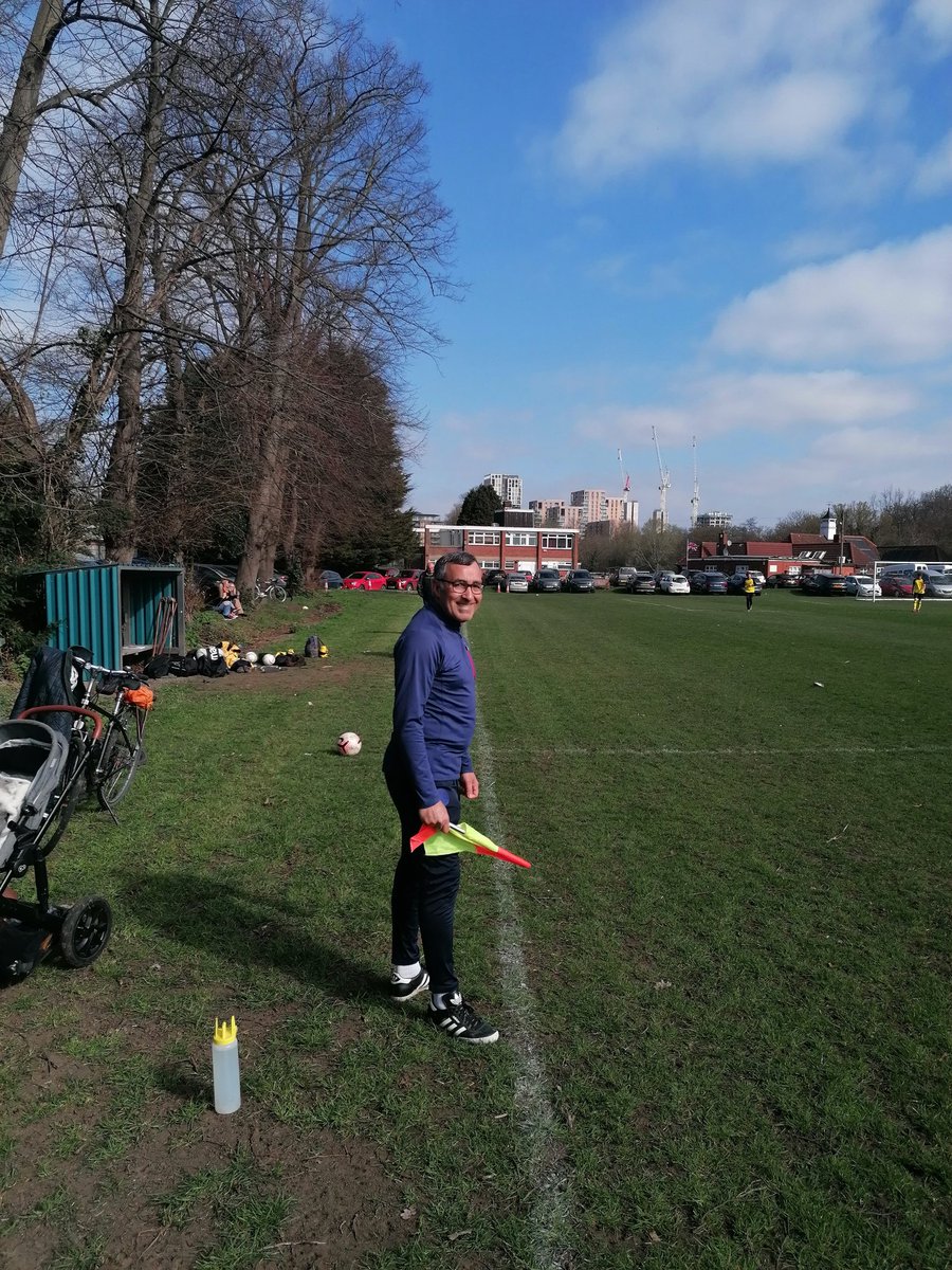 RedStarNrthfld's tweet photo. Everyone is making a comeback. Best Sunday league lino. https://t.co/gZ8Gleg2DL