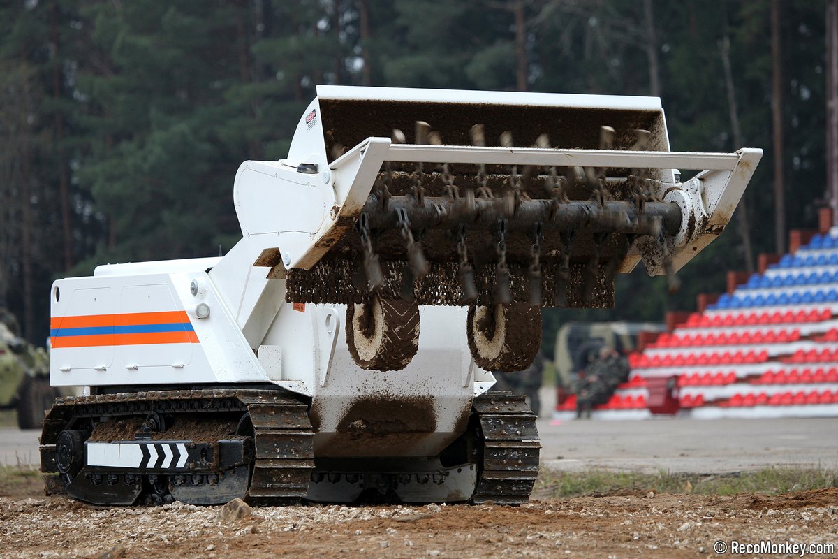 RecoMonkey's tweet image. DOK-ING MV-4

#doking #mv4 #sapper #eod #mineclearing #emercom #мчсроссии #разминирование #робот ugv