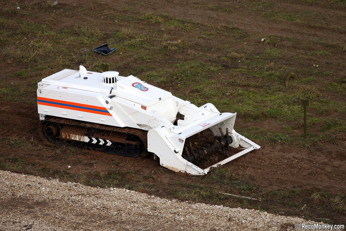 RecoMonkey's tweet image. DOK-ING MV-4

#doking #mv4 #sapper #eod #mineclearing #emercom #мчсроссии #разминирование #робот ugv