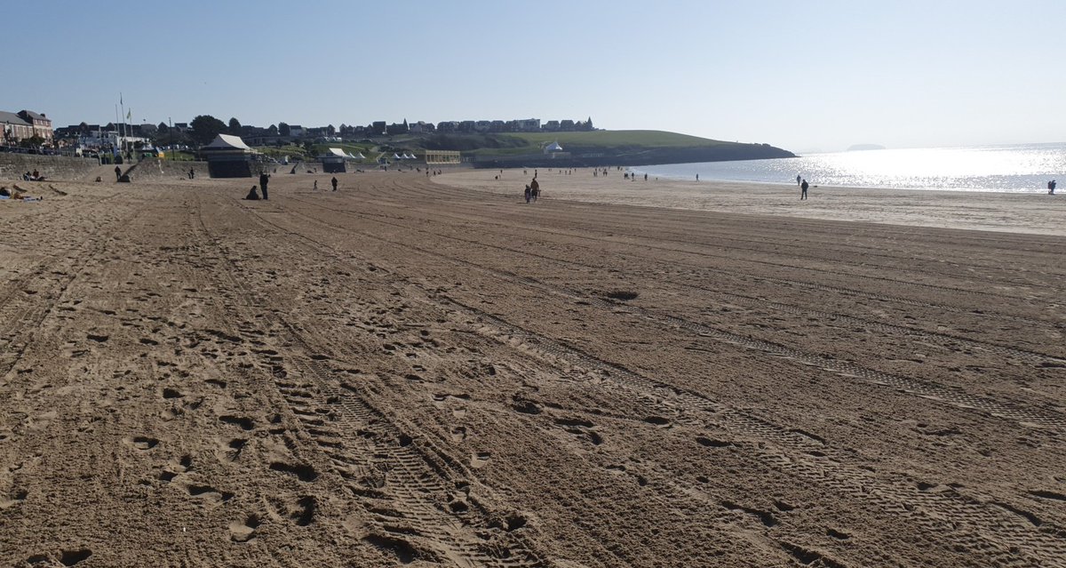 Whitmore Bay this morning 🌄#BarryIsland #Easter  <a href="/Marcos_Cafe_/">Marcos Barry Island</a> <a href="/ziosgelateria/">Ziosgelateria</a> <a href="/Osheascafe/">O'shea's fish & chip</a> <a href="/visitthevale/">Visit the Vale</a> <a href="/CoffeeCoastal/">CoastalBarryIsland</a> <a href="/bay5coffee/">Bay5</a> <a href="/TheCoveCafeBar/">The Cove</a> <a href="/teddytsbarry/">Teddytsbarry</a> @RumbaBar3