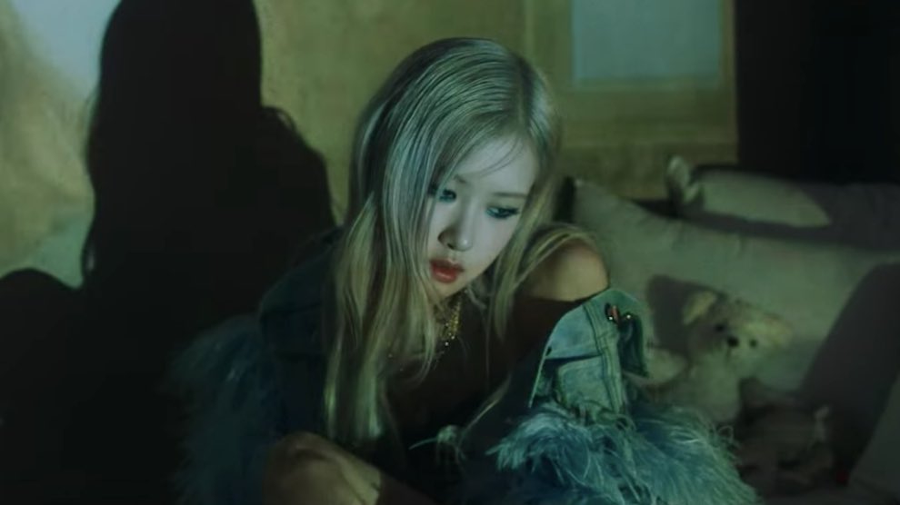 rosé pics tweet media