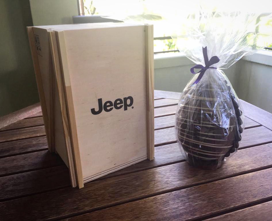 En la industria se les dice “Easter Eggs” (“Huevos de Pascua”) a las sorpresitas que vienen ocultas en los productos. Es algo muy típico de todos los #Jeep... pero este año <a href="/JeepArgentina/">JeepArgentina</a> lo hizo muy literal! 😃😋🙏🏼
¡Felices Pascuas para todos y todas!