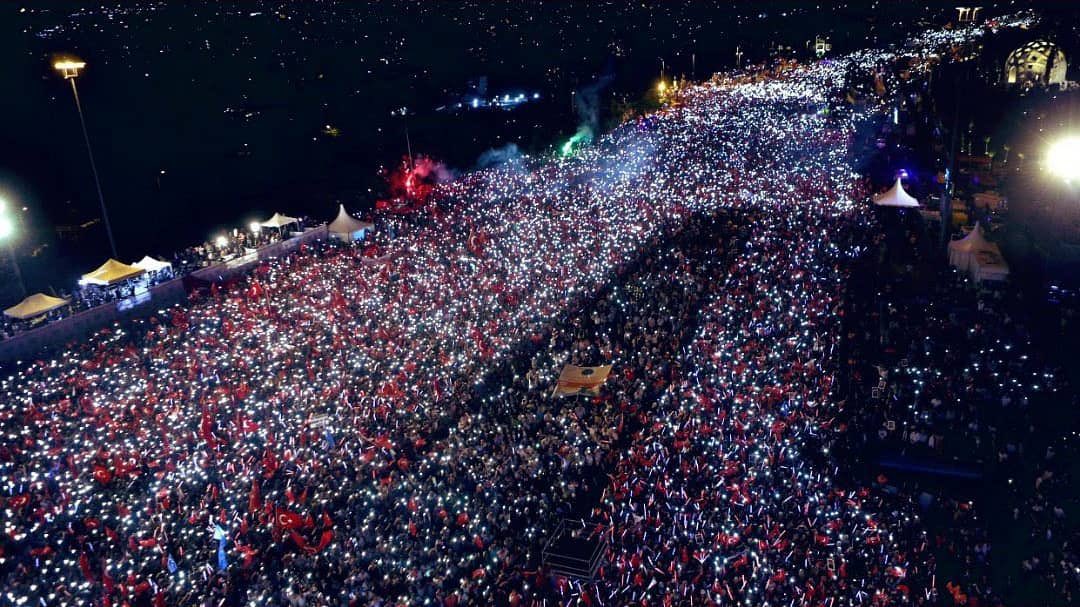 #DonunuIslatanların Sözde bildirisi  Bizim için  #Butlandır...!                                       Önemli olan AZİZ MİLLETİN Bildirisidir #Hodrimeydan