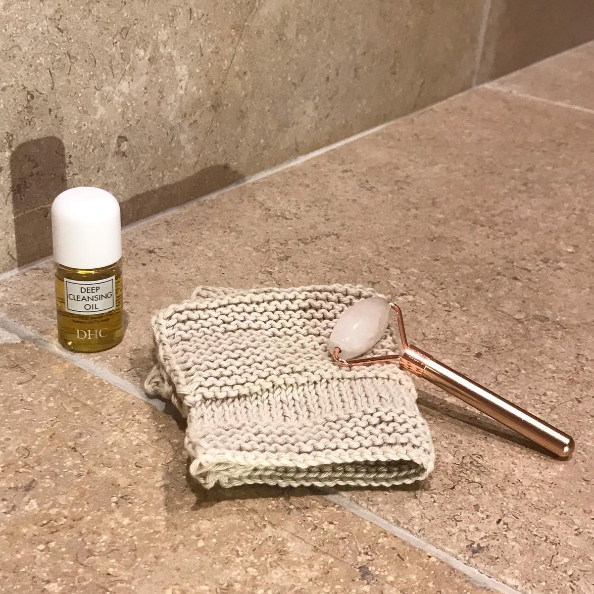 Sunday morning rituals ✨ bit.ly/3dNN5uW

📷 by <a href="/takecare/">takecare</a>.lifestyle