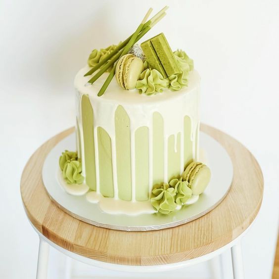 Сладко соленый торт. Как сделать соленый торт. Как сделать соленый торт. Закусочные торты. Украшение мясного торта.