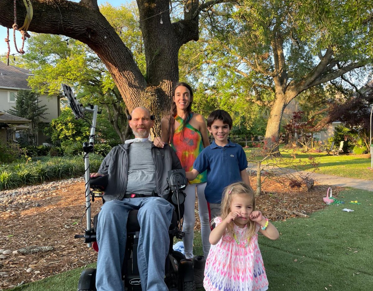 SteveGleason's tweet photo. Good morning, and happy Easter from the Gleasons... 
As a family, we'll work to practice forgiveness, see ourselves in everyone and every thing, and Love our "enemies". https://t.co/rBkifxGt7a
