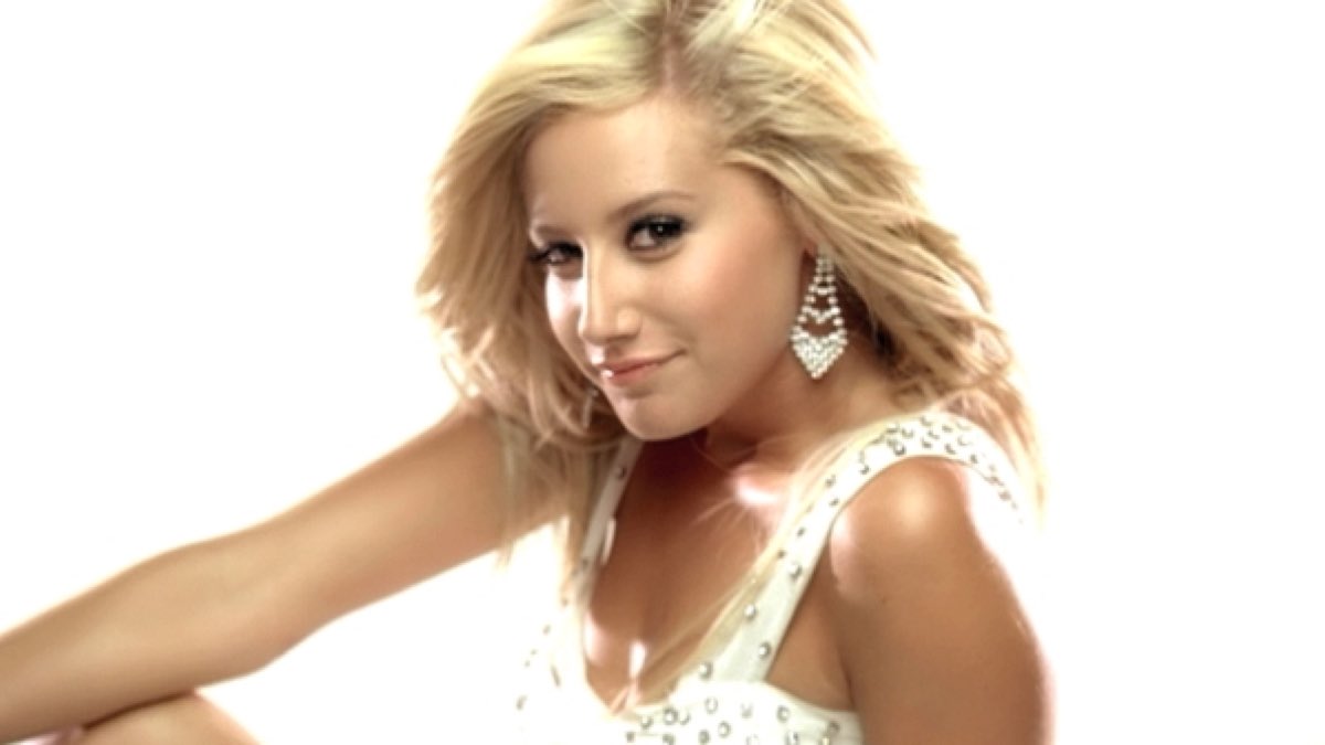 Клипы зарубежной эстрады. Иностранные клипы. Ashley Tisdale he. Известные клипы 2007. Ashley Tisdale Muzic.