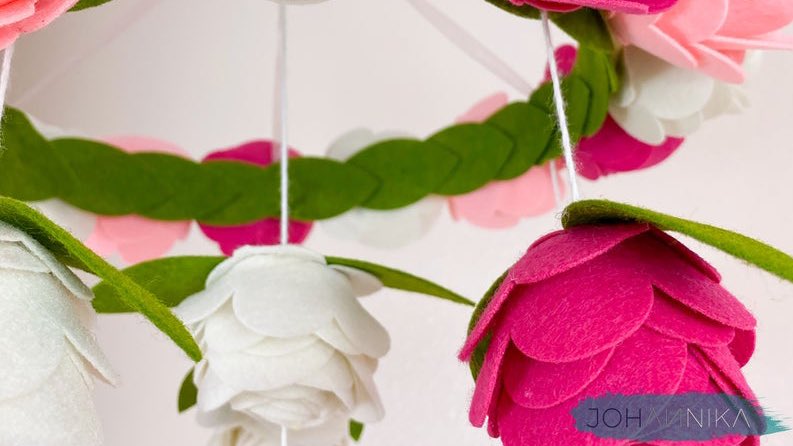 JOHANNIKAshop's tweet photo. Our whimsical roses gently sway in a breeze🌹 https://t.co/asUFMkH5SL #johannikashop #roses #rosemobile #rose #flowermobile #nurserydecor #nurseryinspo #nursery #mobile #babygirl #babygirlgift #babygirlnursery #pinknursery #pink #beautiful #whimsical https://t.co/ylPJGOMoAC