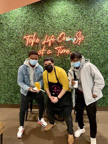 mera_naamkhan's tweet image. Best thing about PYO Chai:

Having loved ones stop by and take pictures with what me and my brother created 🧋😊

#pyochai