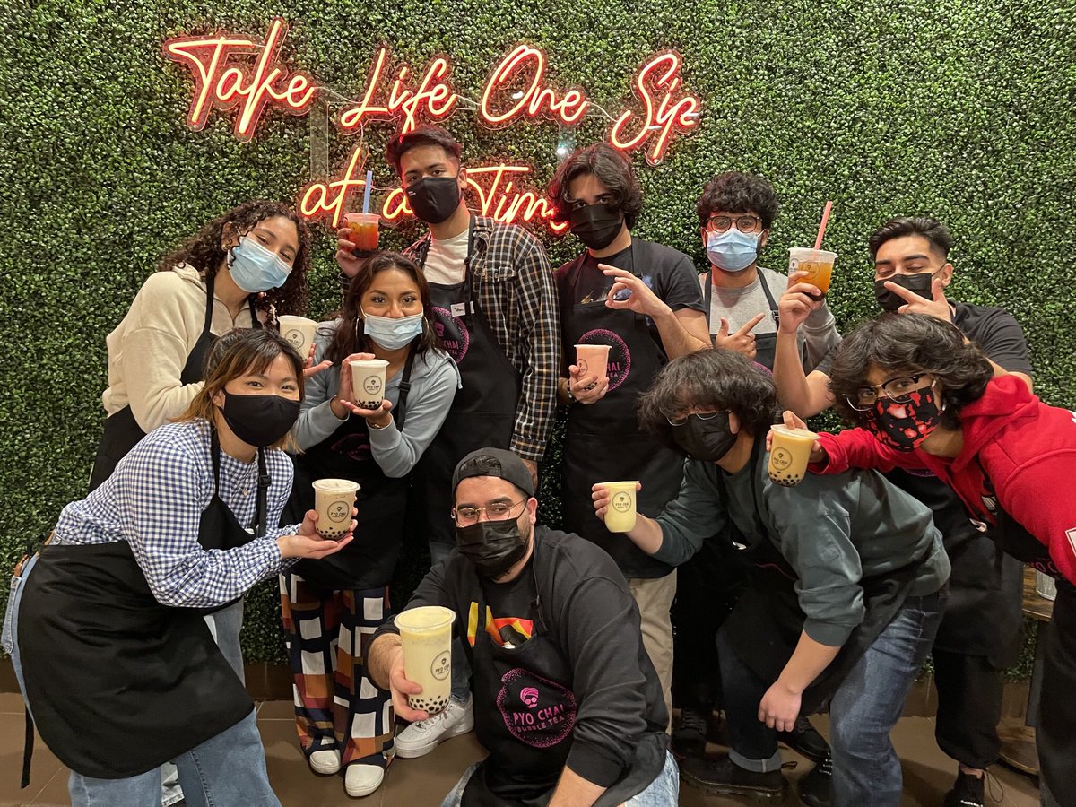 mera_naamkhan's tweet image. Best thing about PYO Chai:

Having loved ones stop by and take pictures with what me and my brother created 🧋😊

#pyochai