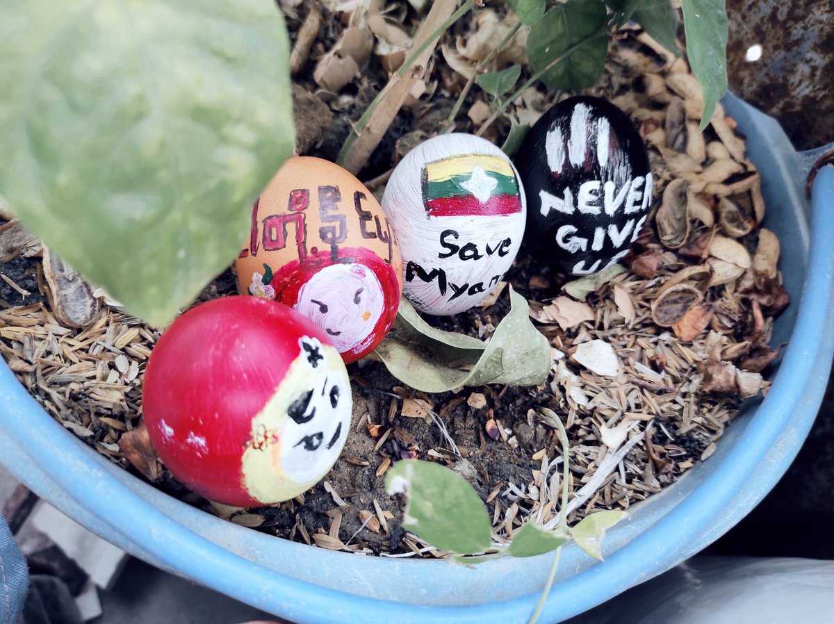 NweniTu36600843's tweet photo. Eeaster Egg Strike
We must win.
Never give up.Never Never
#WhatsHappeningInMyanmar 
#SaveMyanmar 
#EggStrike 
#April4Coup https://t.co/BOzWZQdXgE