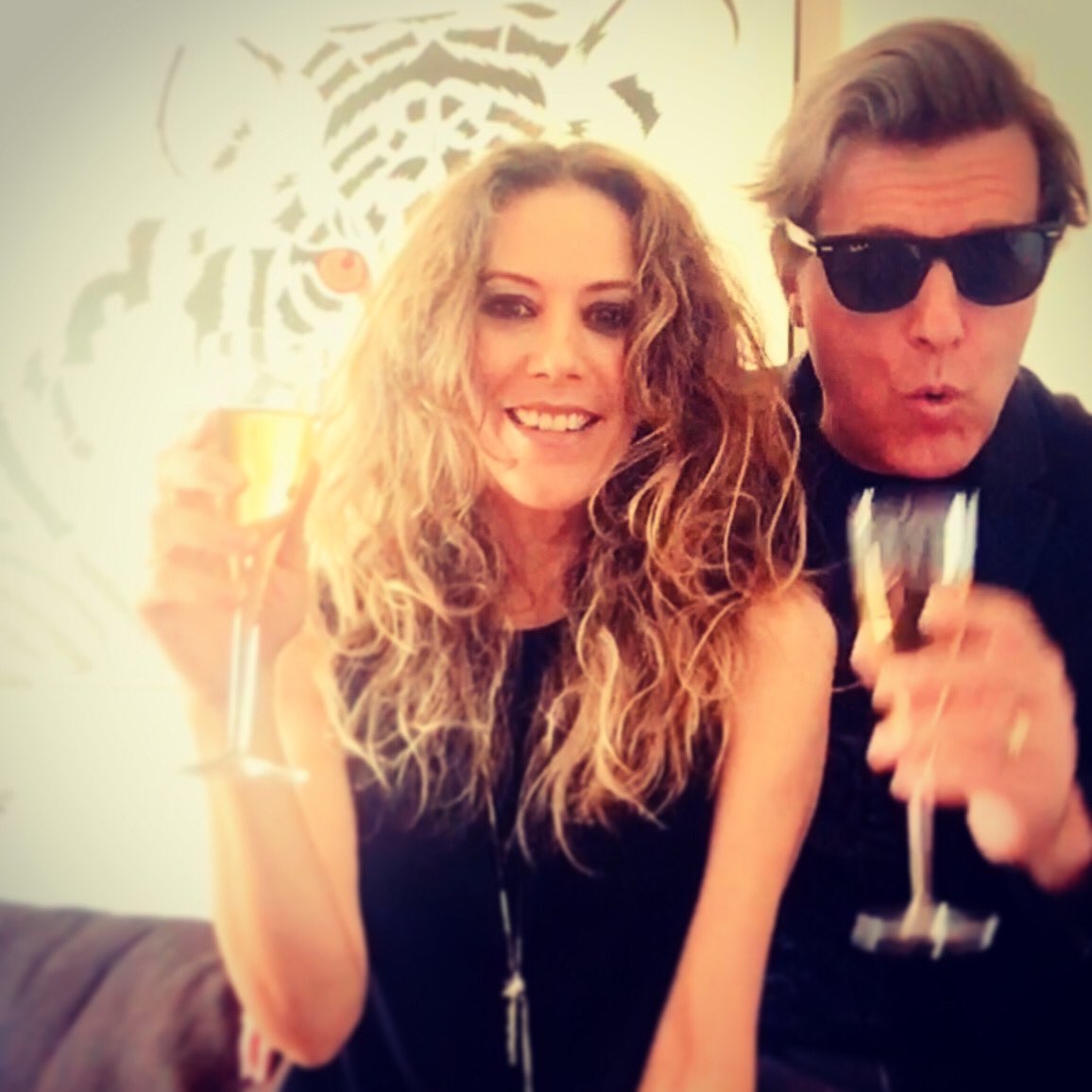 Buona Pasqua Amigos!
Buona Fortuna Buona Vita Buona Rinascita ...perché torneremo più cazzuti di prima!
🌎🪐💥🥂🕺🎸❤️