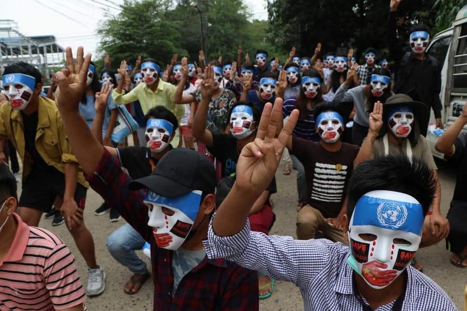 htat_htin's tweet photo. ( Tweet ပေး)

Myanmar is battle field now. 
Please SAVE myanmar before too late. 
Junta is Terrorist and Kill unharm Civilians.  
#Apr4Coup #WhatsHappeningInMyanmar #CrimesAgainstHumanity #WeNeedR2PInMyanmar #SaveMyanmat https://t.co/SmcEg14Aw0